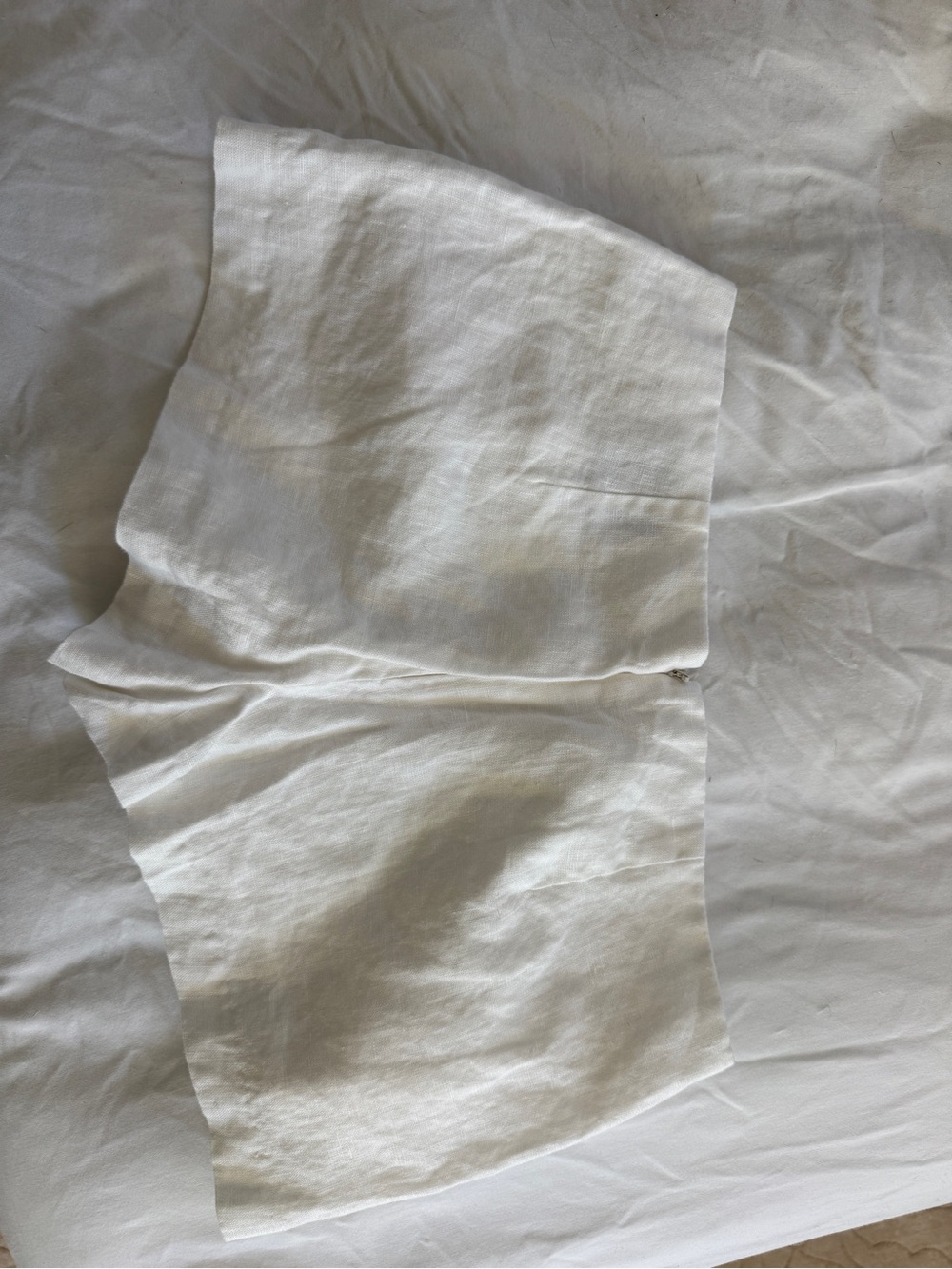 Reformation June Low-Rise Linen Shorts in White - Picture 3 of 3